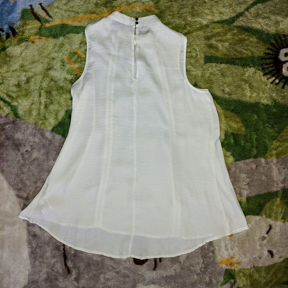 EUC Mossimo High Neck Top - Picture 3 of 5